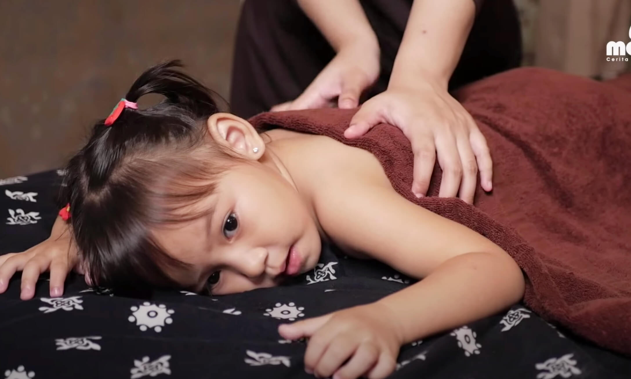 alt= pediatric massage, pijat anak