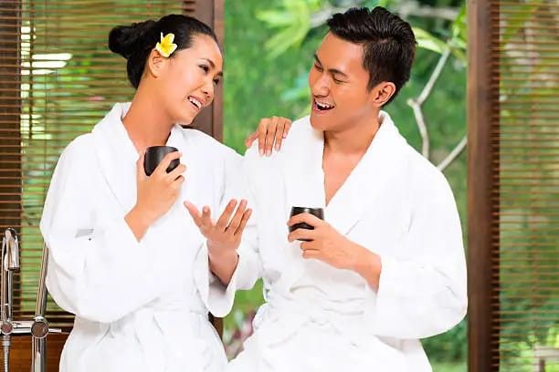alt=spa bersama pasangan