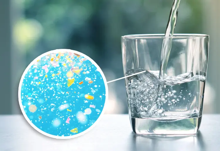 alt= air mengandung mikroplastik