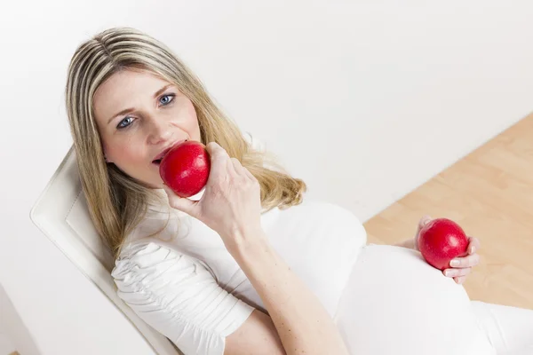 alt= buah yang bagus untuk ibu hamil