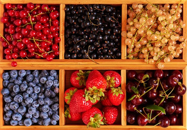 alt= stroberi contoh buah yang bagus untuk ibu hamil