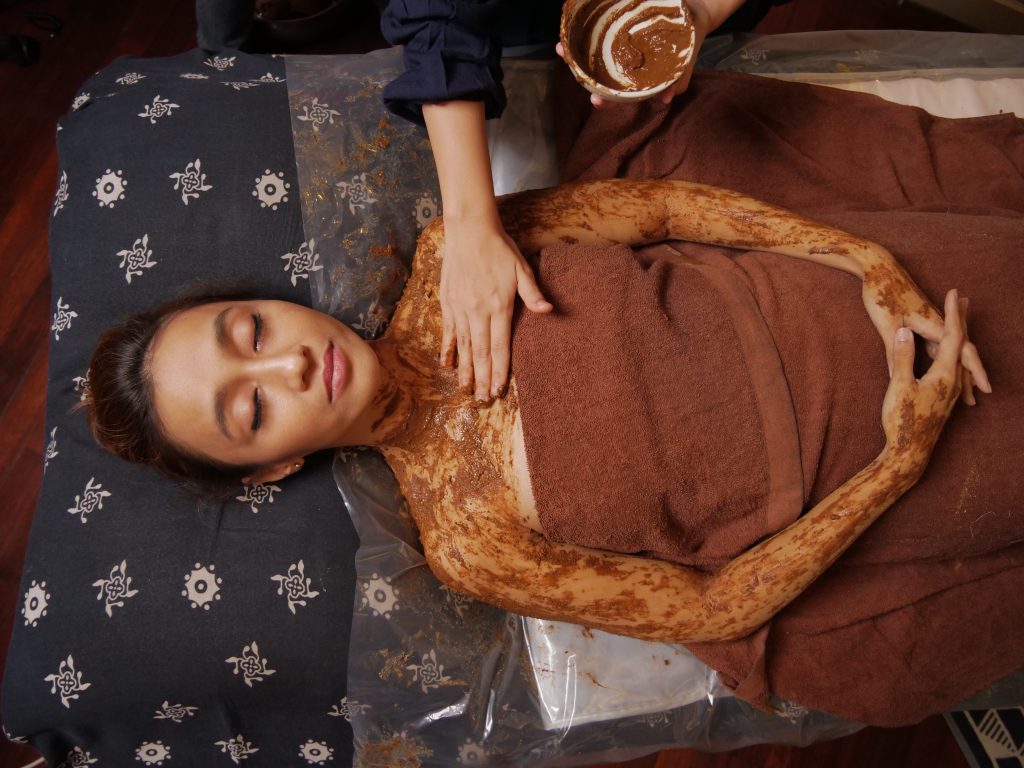 alt= manfaat body scrub