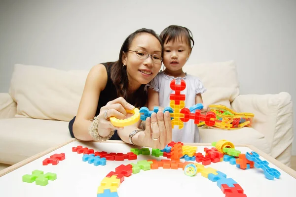 alt= mainan edukatif anak