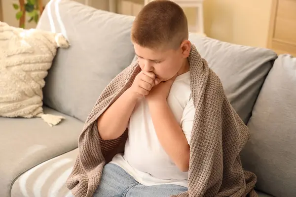 alt= anak batuk sampai muntah