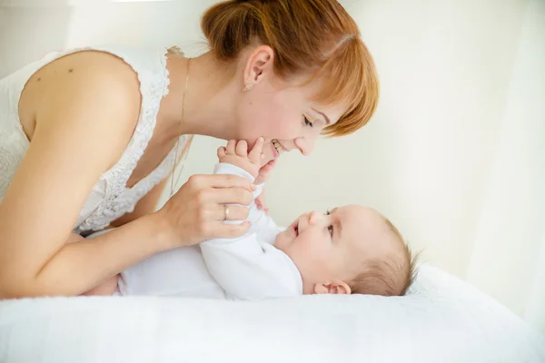 Alt= sentuhan dan perkembangan otak bayi