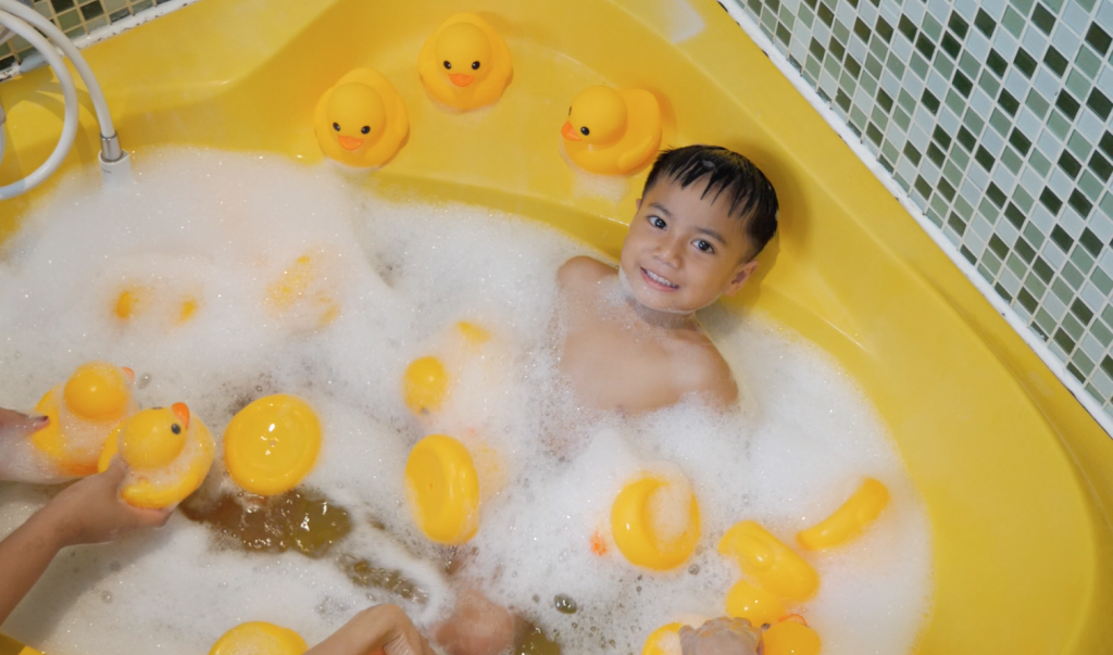 alt= sensory play, Duckey Splash Bubble Bath